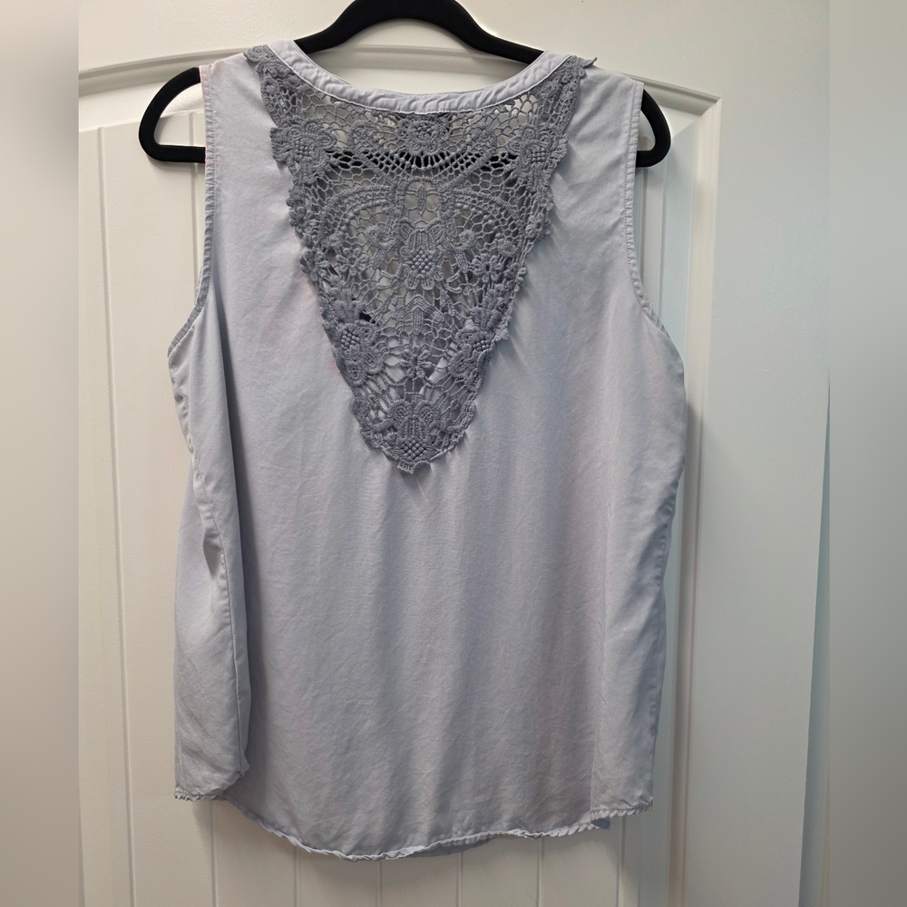 Knox Rose Light Blue Sleeveless Top With Delicate Embroided Lace Back -Large - Picture 9 of 11